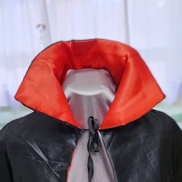 Adult sized Unisex Vampire/Dracula Cape - Picture 2 of 7